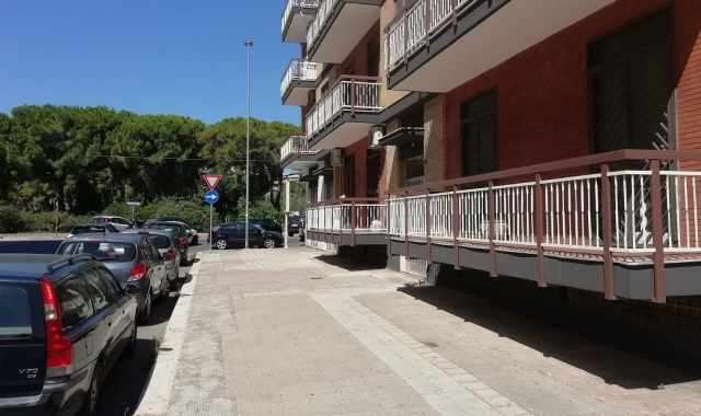 Paura dei ladri e niente panni stesi: quando il balcone a Bari si trova al piano terra